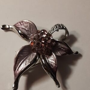 Elegant Vintage Silver & Purple Toned Floral Brooch/Pendant with Rhinestones